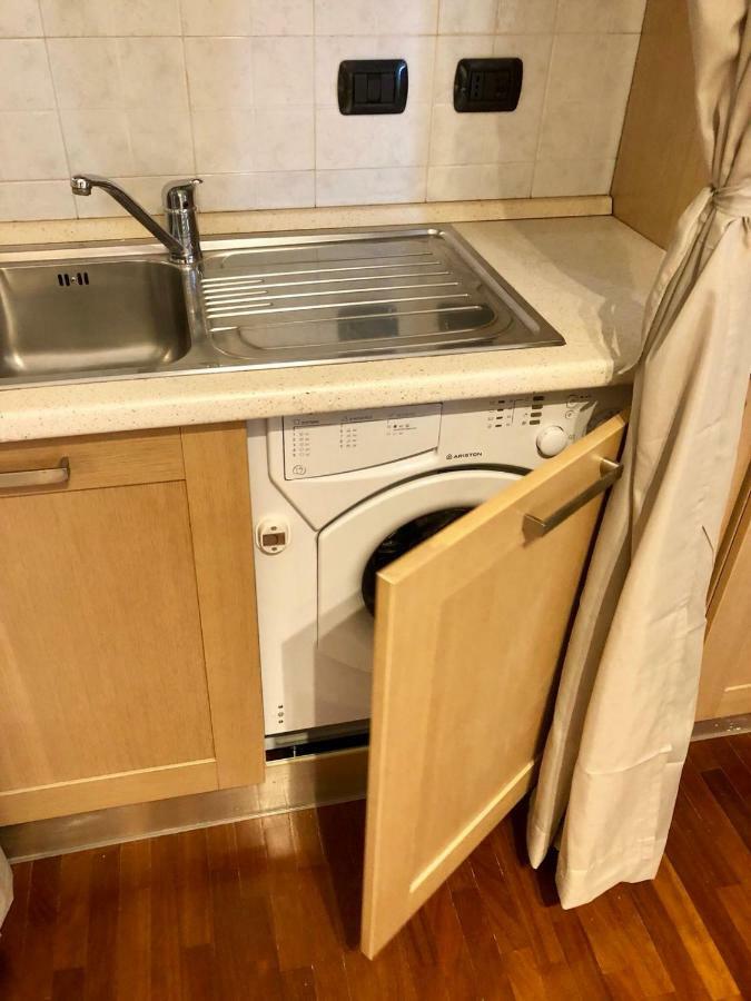 Golden Suite Apartment & Day Use Milano Exteriör bild